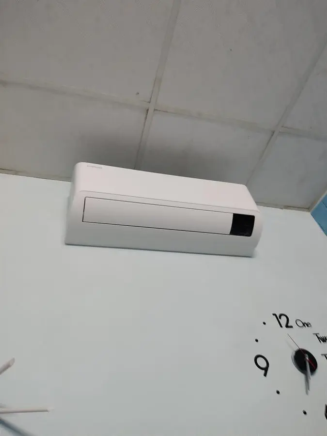 Khách hàng review Máy lạnh Samsung Inverter 1 HP AR10TYHYCWKNSV 11