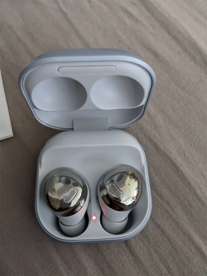 Khách hàng review Tai nghe Bluetooth True Wireless Galaxy Buds Pro Bạc 2