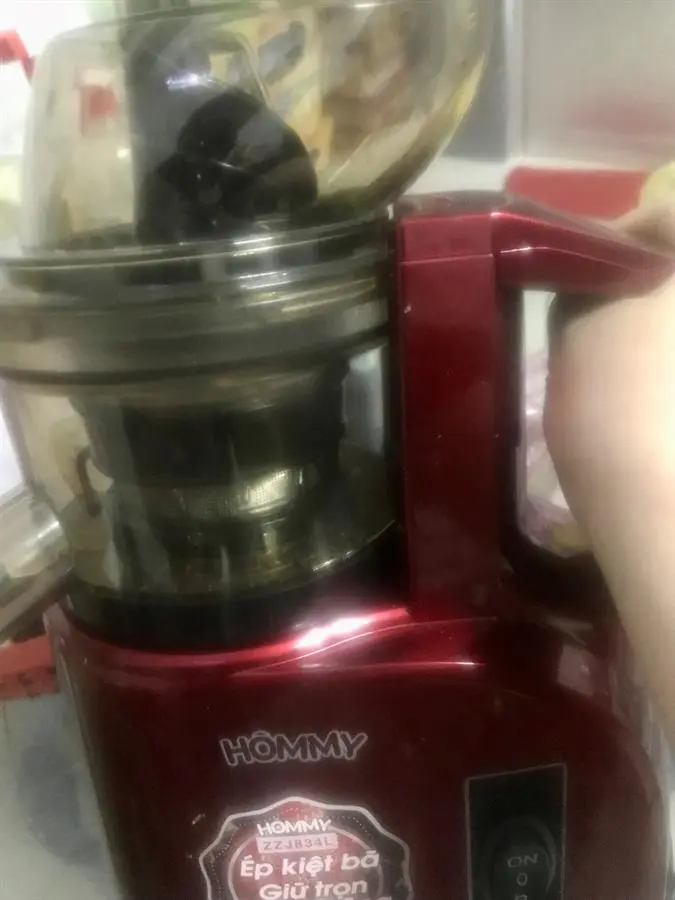 Khách hàng review Máy ép chậm Hommy ZZJ834L 3