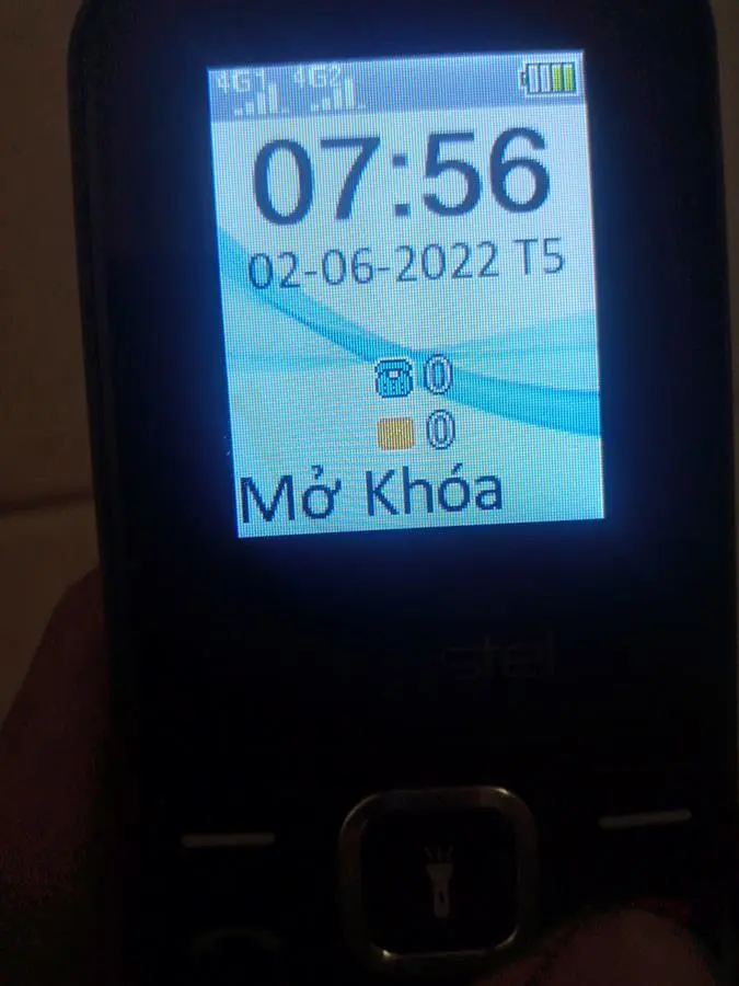 Khách hàng review Điện thoại Masstel IZI 10 14