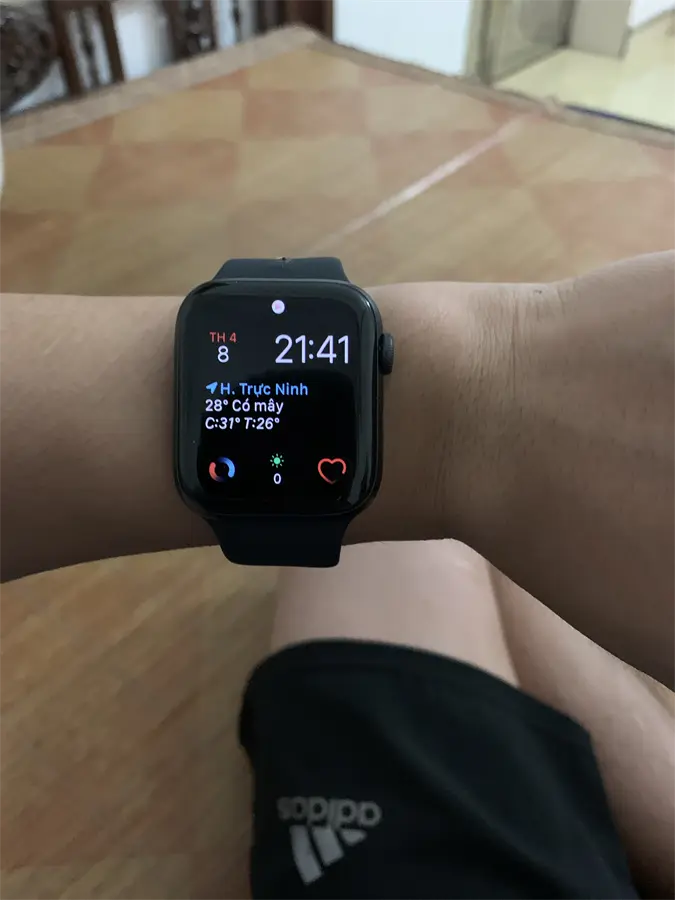 Khách hàng review Đồng hồ thông minh Apple Watch S6 44mm 3