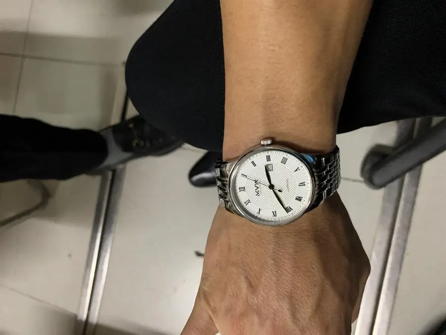 Khách hàng review Đồng hồ MVW 40 mm Nam MS001-01 9