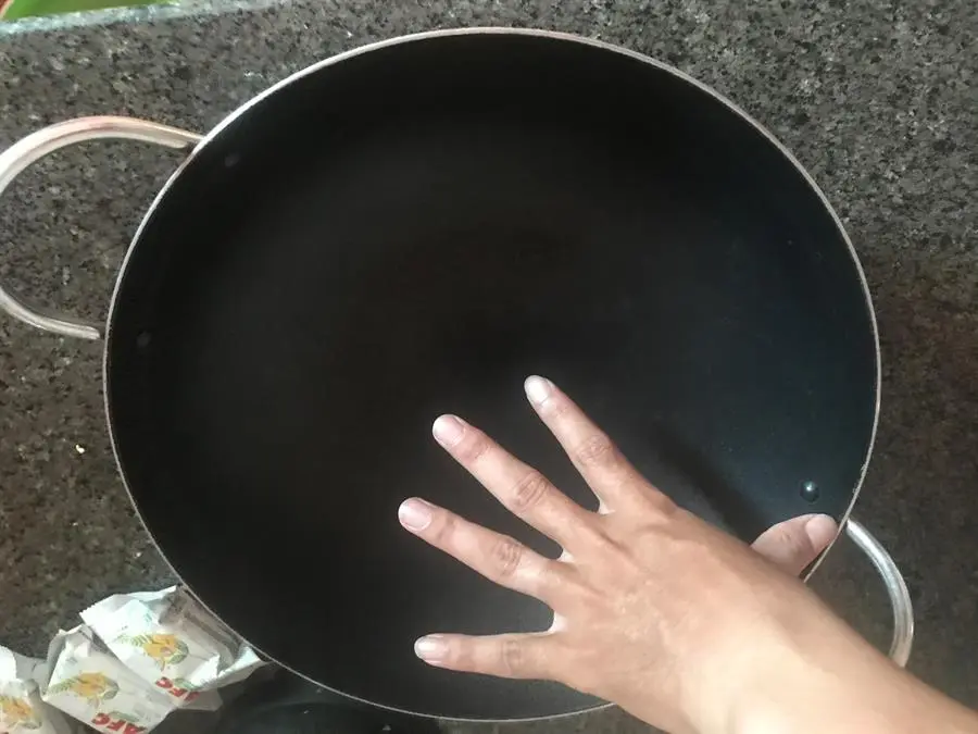 Khách hàng review Chảo nhôm chống dính 2 quai 34 cm Delites CR002-34 3