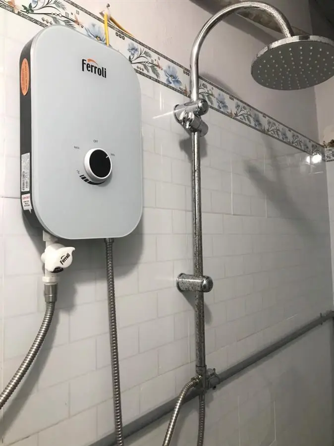 Khách hàng review Máy nước nóng trực tiếp Ferroli 4500W MIDO-MXP 4.5S 5