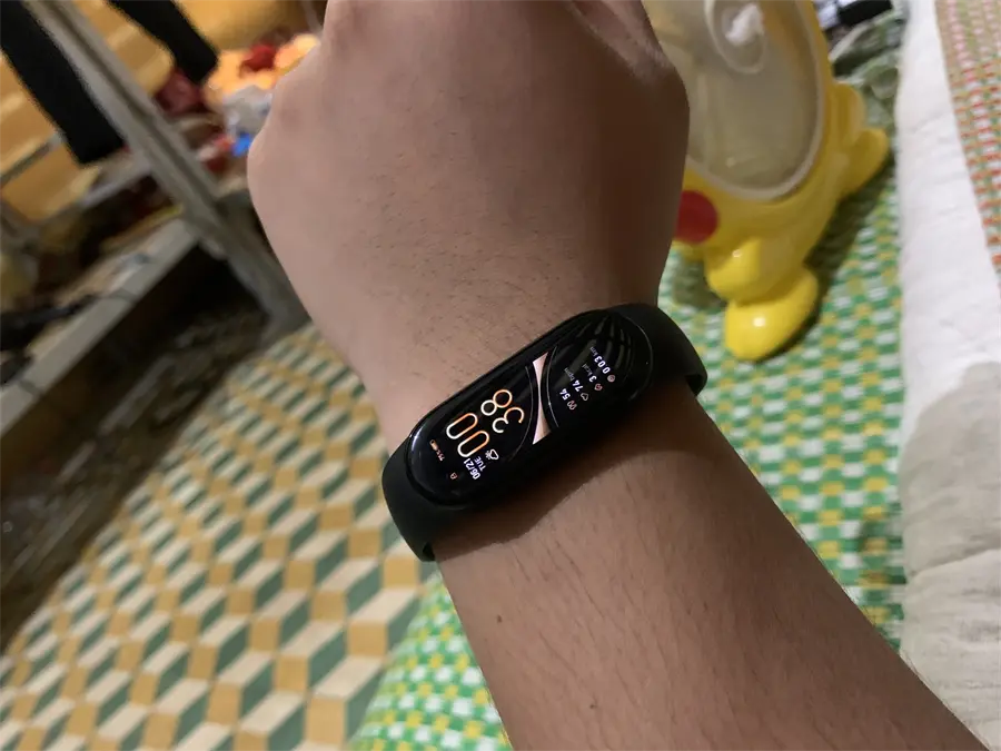 Khách hàng review Vòng đeo tay thông minh Mi Band 6 Đen 18