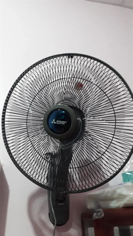 Khách hàng review Quạt treo tường Mitsubishi Electric 3 cánh W16-RV 48W 2