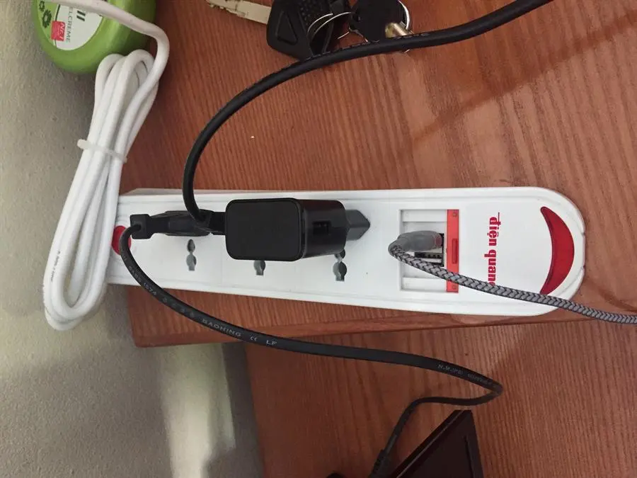 Khách hàng review Ổ cắm điện Điện Quang 3 lỗ 2 USB 2m DBW103USB 4
