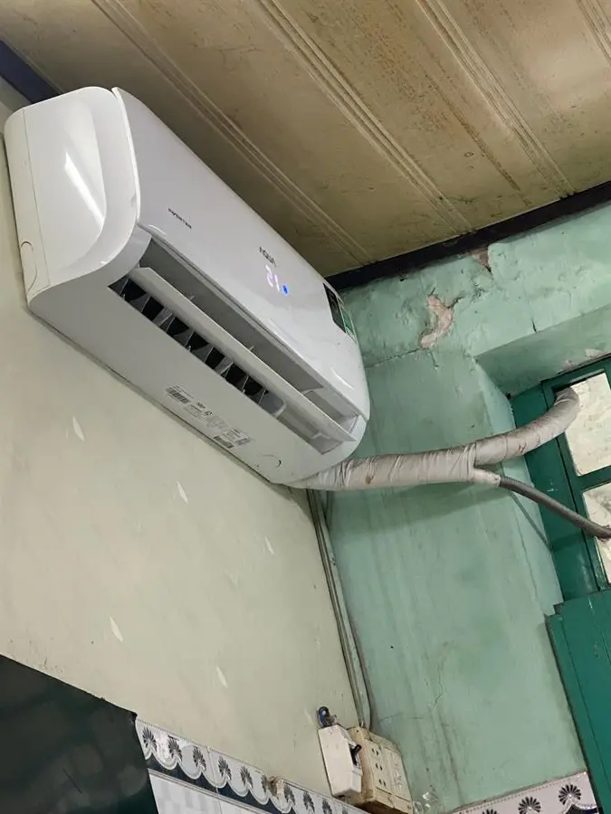 Khách hàng review Máy lạnh Aqua Inverter 1 HP AQA-KCRV10TK 3