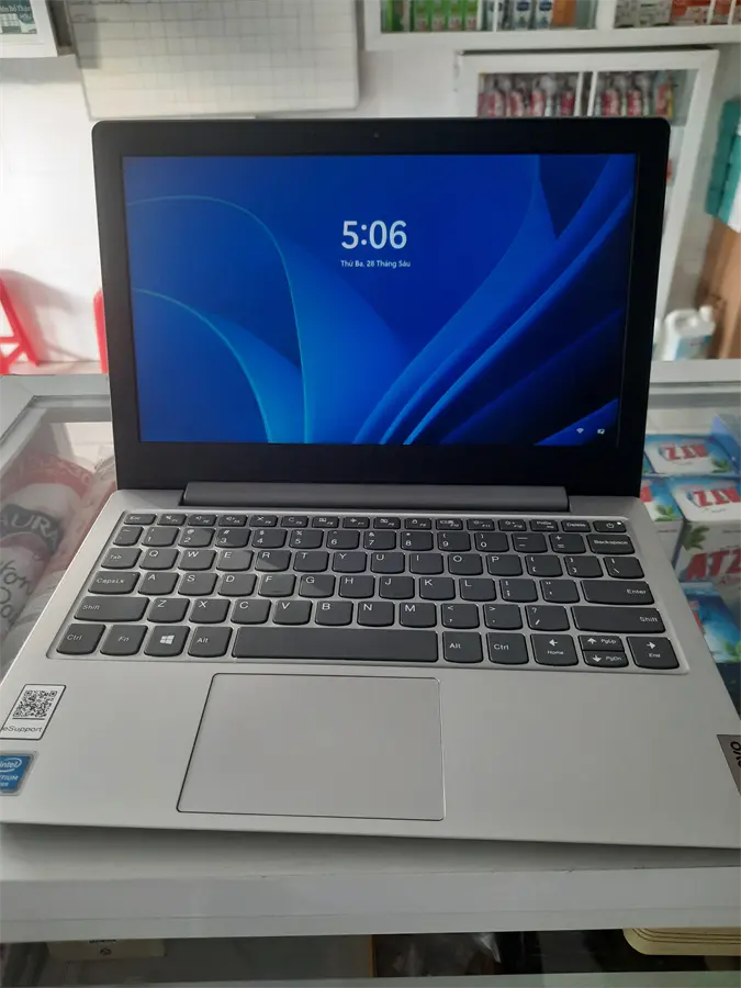 Khách hàng review Laptop Lenovo Ideapad 1 11IGL05 N5030/4GB/256GB/Win11 (81VT006FVN) 4