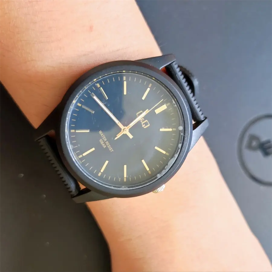 Khách hàng review Đồng hồ Q 12
