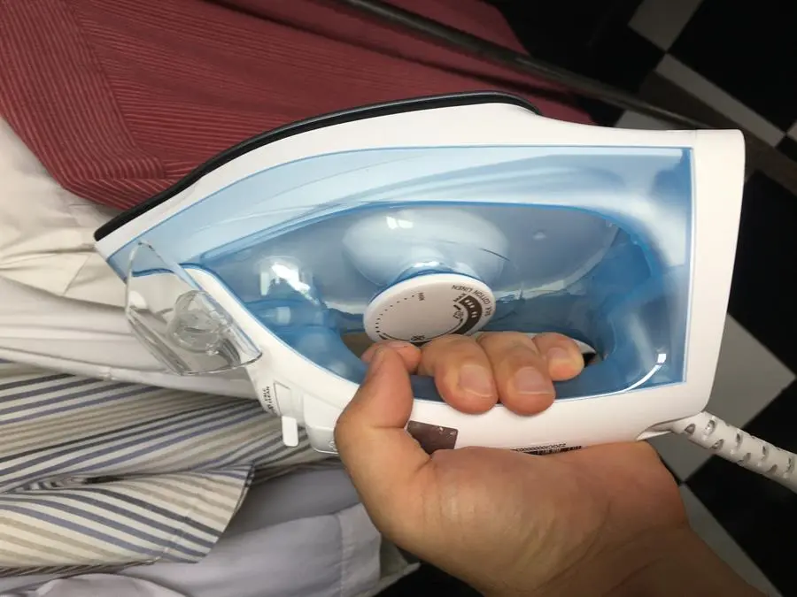 Khách hàng review Bàn ủi hơi nước Philips GC1740 2000W 7