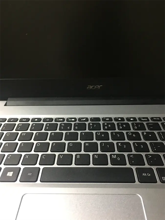 Khách hàng review Laptop Acer Aspire 3 A314 35 P6NC N6000/4GB/512GB/Win11 (NX.A7SSV.006) 3