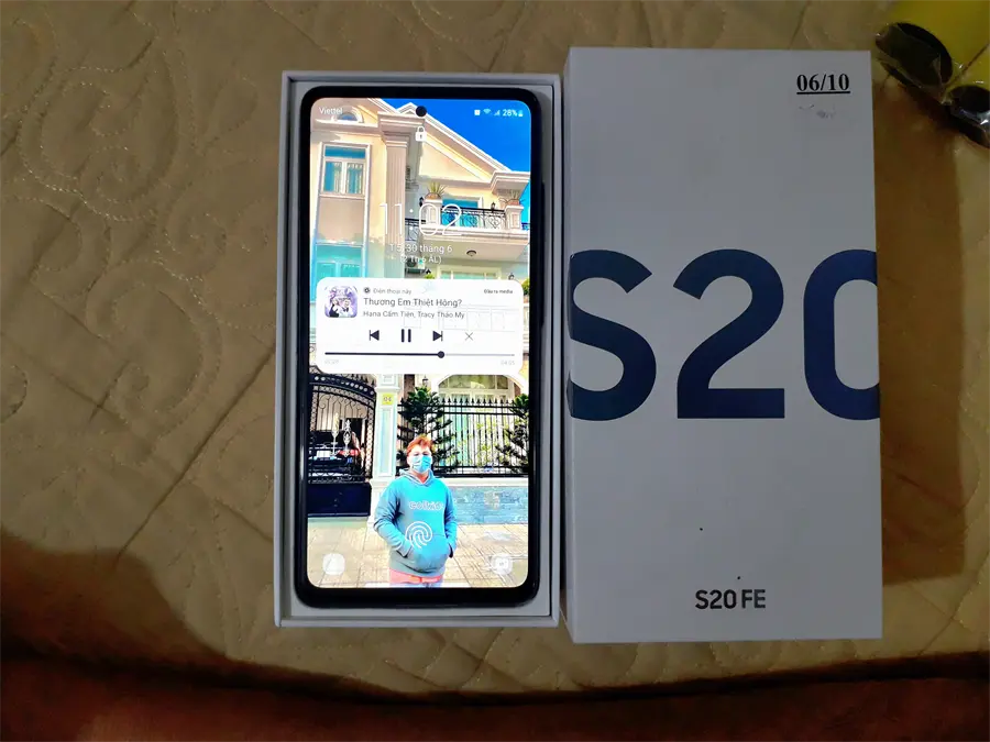 Khách hàng review Điện thoại Samsung Galaxy S20 FE (8GB/256GB) 14