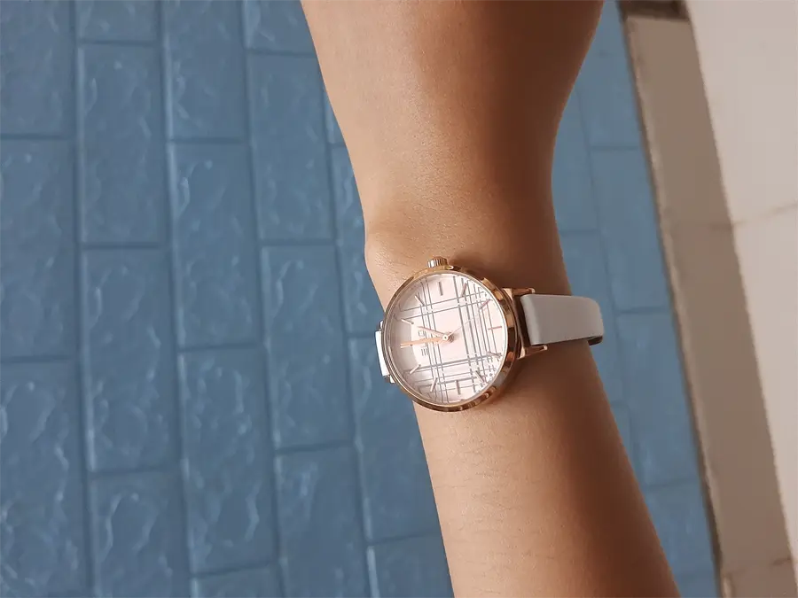 Khách hàng review Đồng hồ ELIO Nắng Xuân 30 mm Nữ EL034-01 5