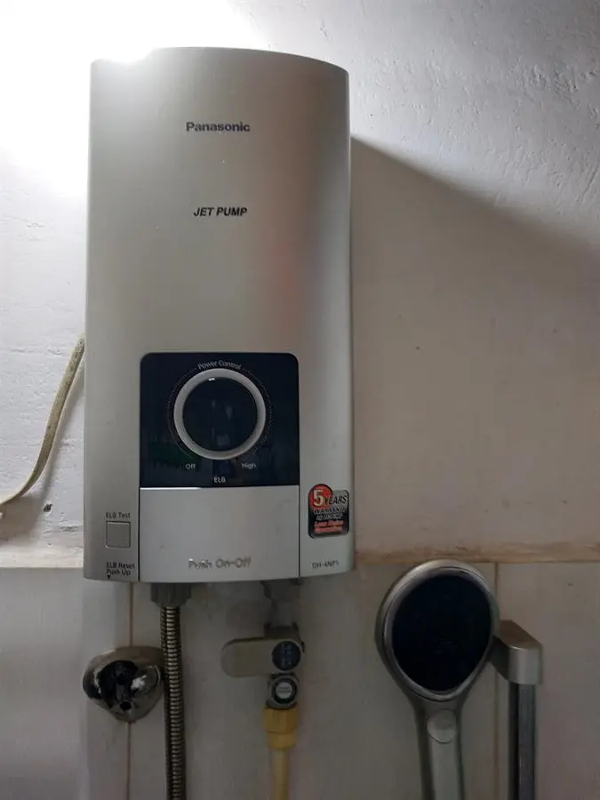 Khách hàng review Bình nóng lạnh trực tiếp Panasonic 4500W DH-4NP1VS 1