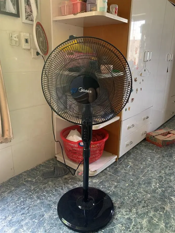 Khách hàng review Quạt cây Midea 5 cánh FS40-15Q 50W 3