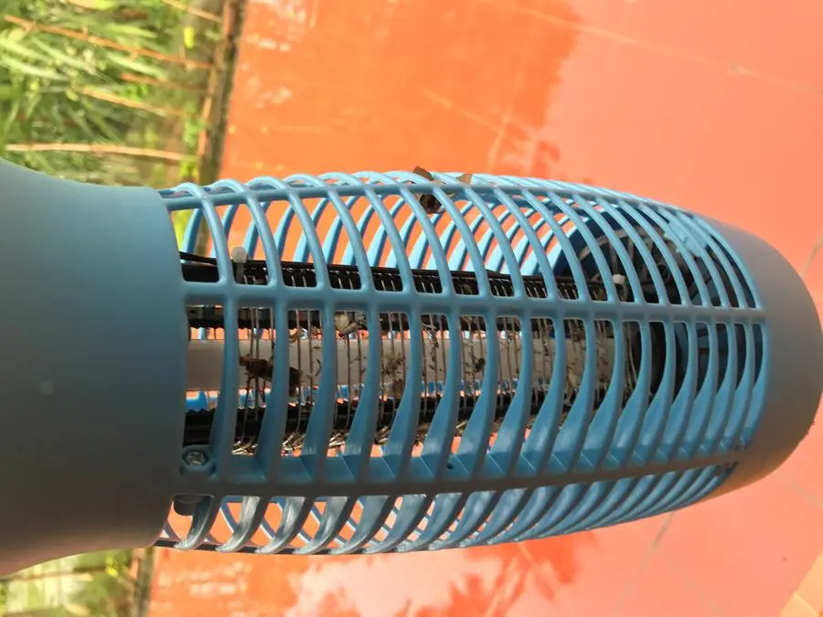 Khách hàng review Đèn diệt côn trùng đa năng Comet CM069 16
