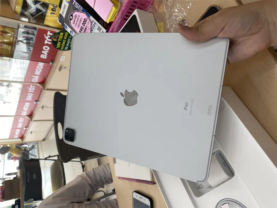 Khách hàng review Máy tính bảng iPad Pro M1 12.9 inch WiFi Cellular 128GB (2021) 3