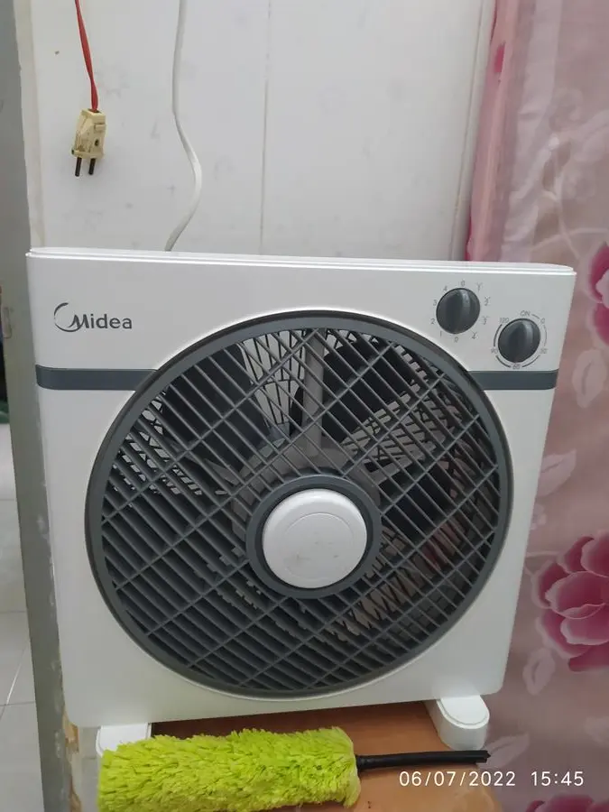 Khách hàng review Quạt hộp Midea 5 cánh KYT30-15A 40W 4