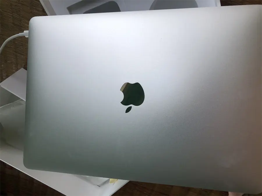 Khách hàng review Laptop Apple MacBook Air M1 2020 16GB/256GB/7-core GPU (Z12A0004Z) 1
