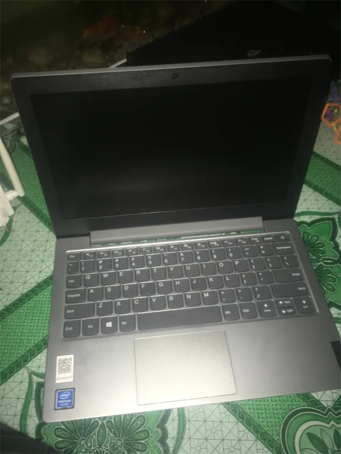 Khách hàng review Laptop Lenovo Ideapad 1 11IGL05 N5030/4GB/256GB/Win11 (81VT006FVN) 3