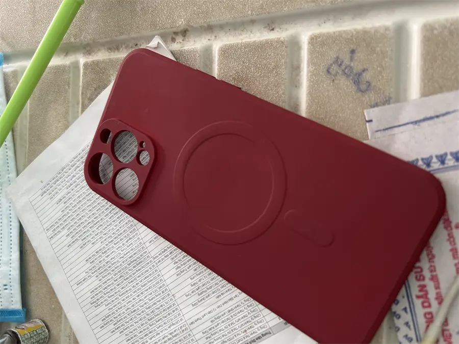 Khách hàng review Ốp lưng iPhone 13 Pro Max Magnetic Candy Silicone JM 2
