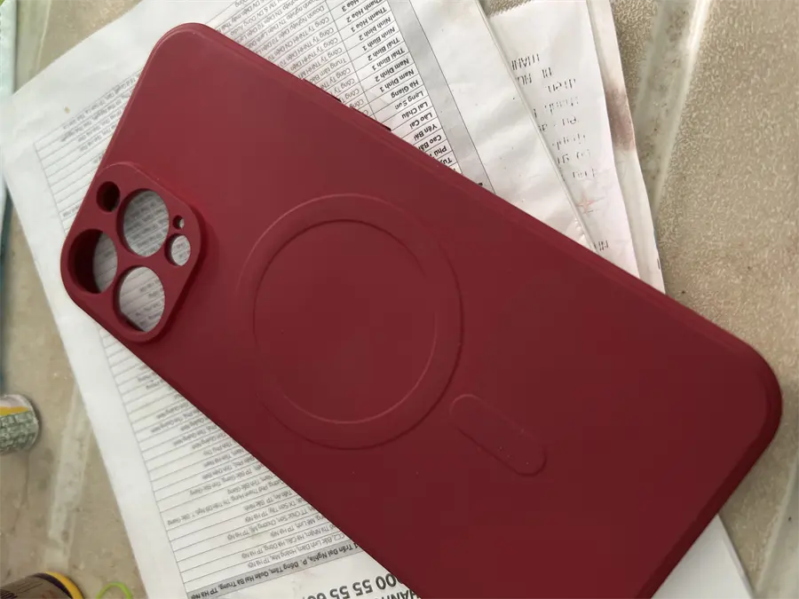 Khách hàng review Ốp lưng iPhone 13 Pro Max Magnetic Candy Silicone JM 3