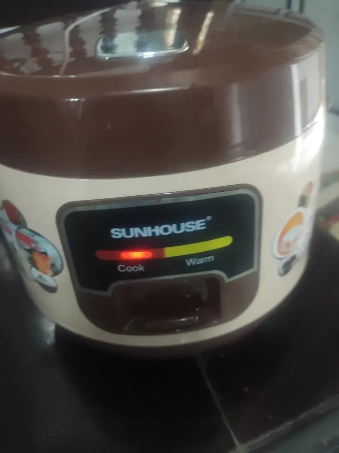 Khách hàng review Nồi cơm nắp gài Sunhouse 1 lít SHD8208C 13