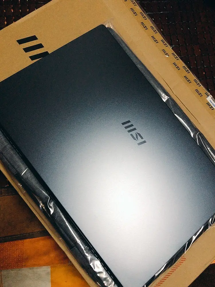 Khách hàng review Laptop MSI Modern 15 A11MU i5 1155G7/8GB/512GB/Túi/Chuột/Win10 (680VN) 9