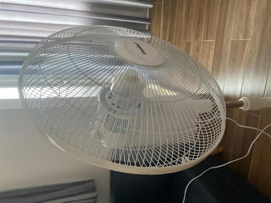 Khách hàng review Quạt lửng Comfee 3 cánh CF-FF4019VEW 48W 16