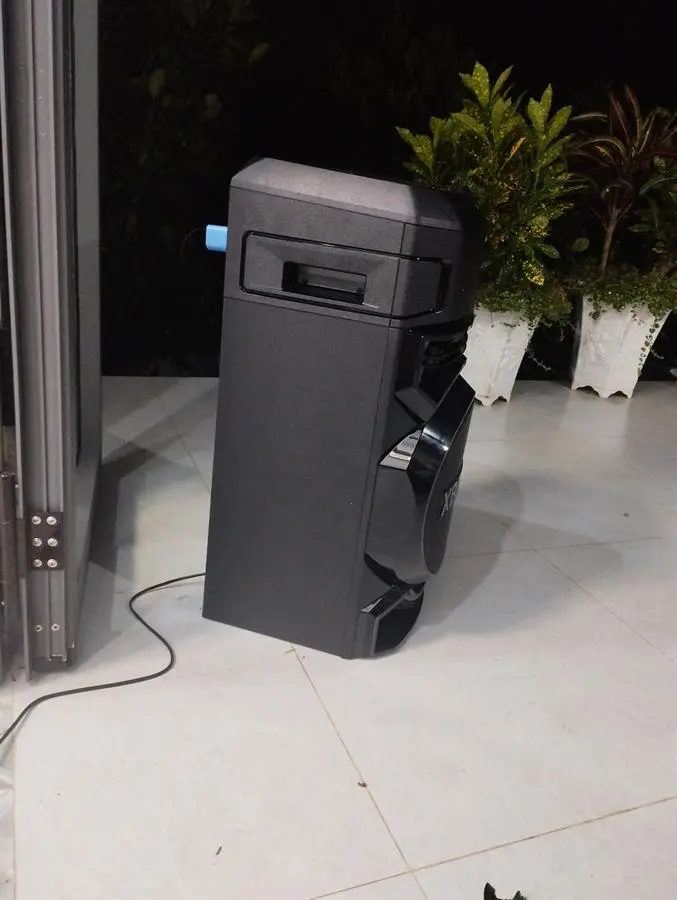 Khách hàng review Loa điện karaoke LG Xboom RN5 300W 1