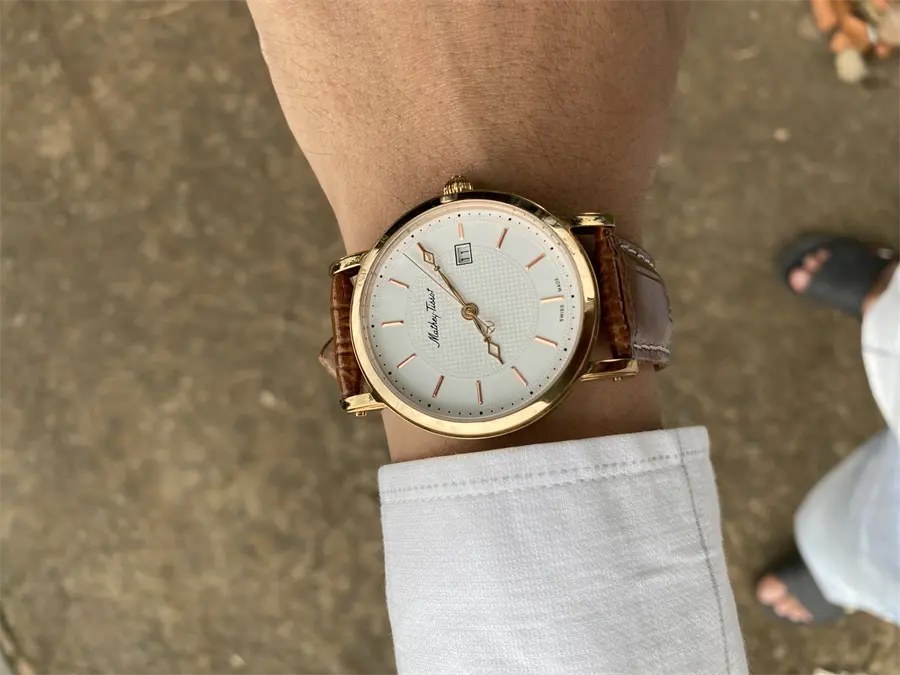 Khách hàng review Đồng hồ MATHEY TISSOT City Leather 38 mm Nam H611251PI 1