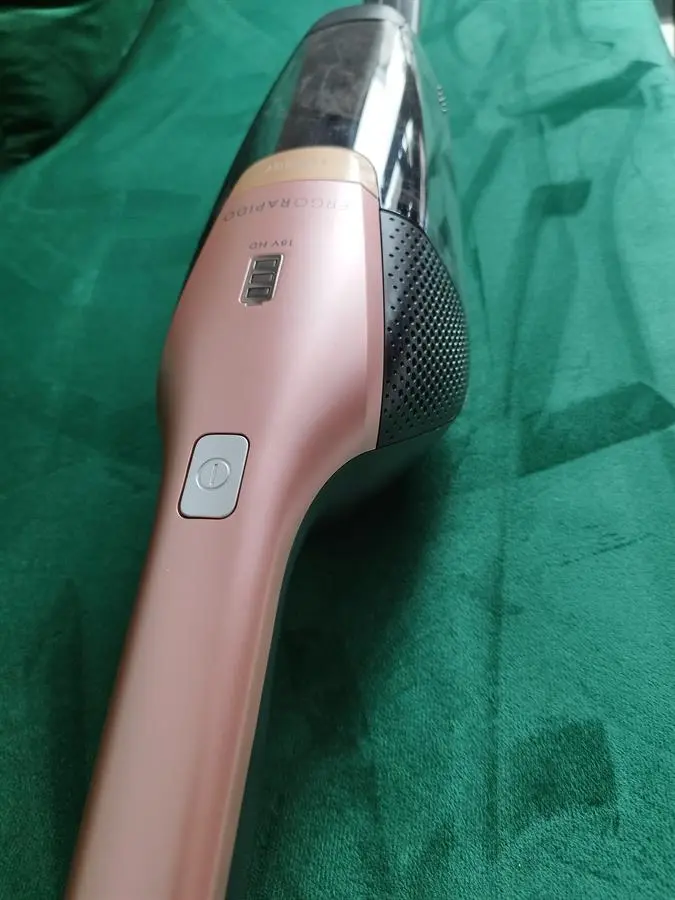 Khách hàng review Máy hút bụi không dây Electrolux ZB3314AK 8