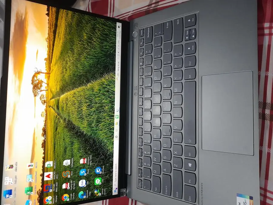 Khách hàng review Laptop Lenovo ThinkBook 14s G2 ITL i7 1165G7/8GB/512GB/Win10 (20VA000MVN) 2