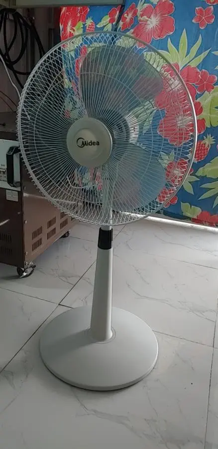 Khách hàng review Quạt lửng Midea 3 cánh FTS40-17VD 36W 5