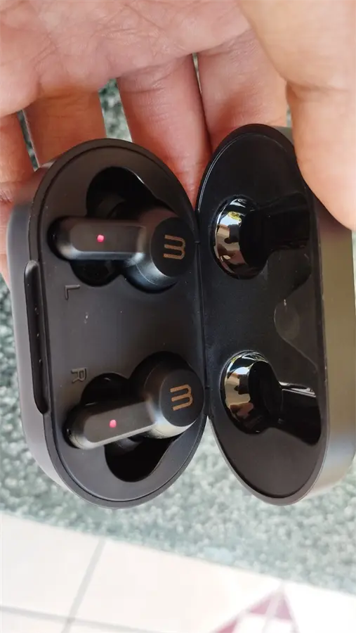 Khách hàng review Tai nghe Bluetooth True Wireless Mozard Air 3 19