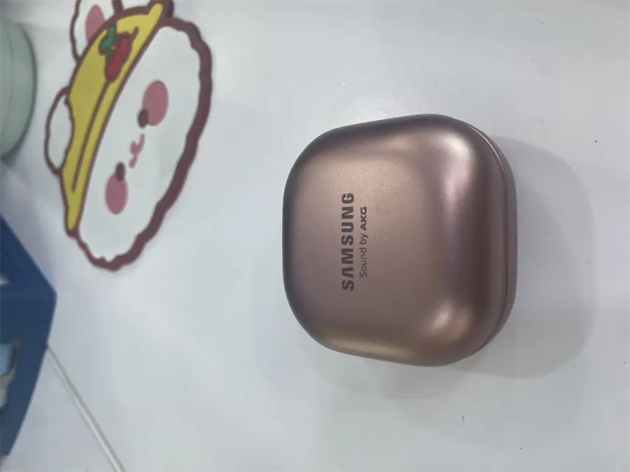 Khách hàng review Tai nghe Bluetooth True Wireless Samsung Galaxy Buds Live R180 Gold 3