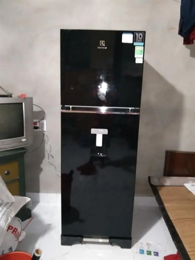 Khách hàng review Tủ lạnh Electrolux Inverter 312 lít ETB3440K-H 2