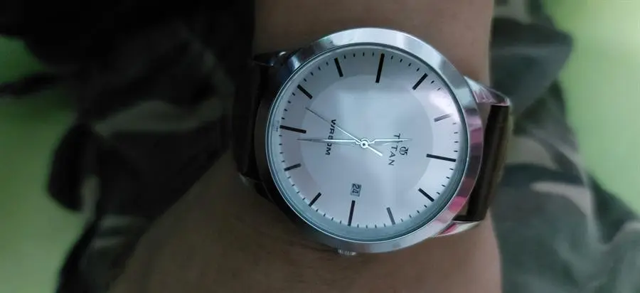 Khách hàng review Đồng hồ TITAN 42.3 mm Nam 1584SL03 5
