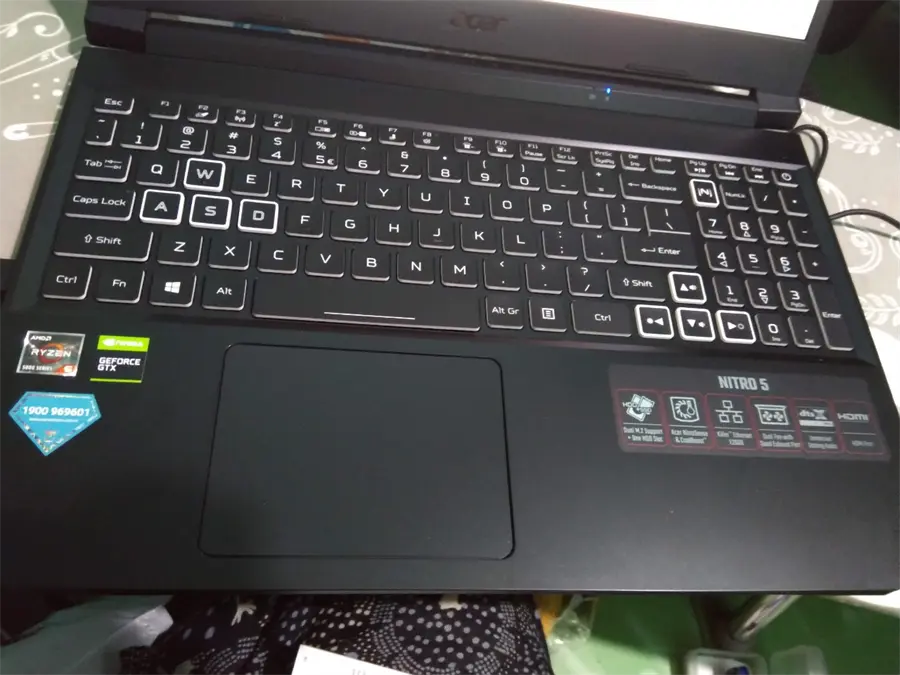 Khách hàng review Laptop Acer Nitro 5 Gaming AN515 45 R6EV R5 5600H/8GB/512GB/144Hz/4GB GTX1650/Win11 (NH.QBMSV.006) 21