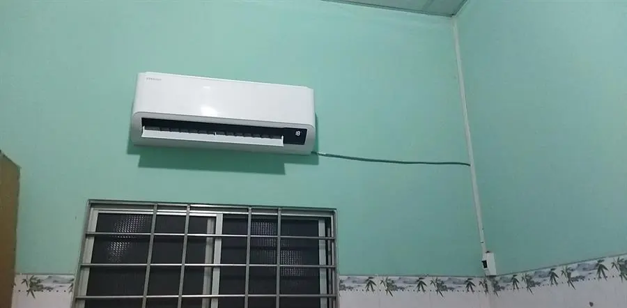 Khách hàng review Máy lạnh Samsung Inverter 1 HP AR10TYHYCWKNSV 8