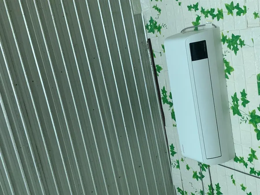 Khách hàng review Máy lạnh Samsung Inverter 1 HP AR10TYHYCWKNSV 7