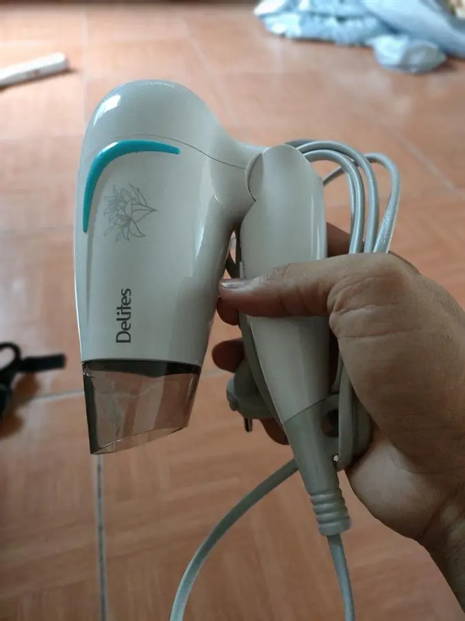 Khách hàng review Máy sấy tóc 1200W Delites MST02 19