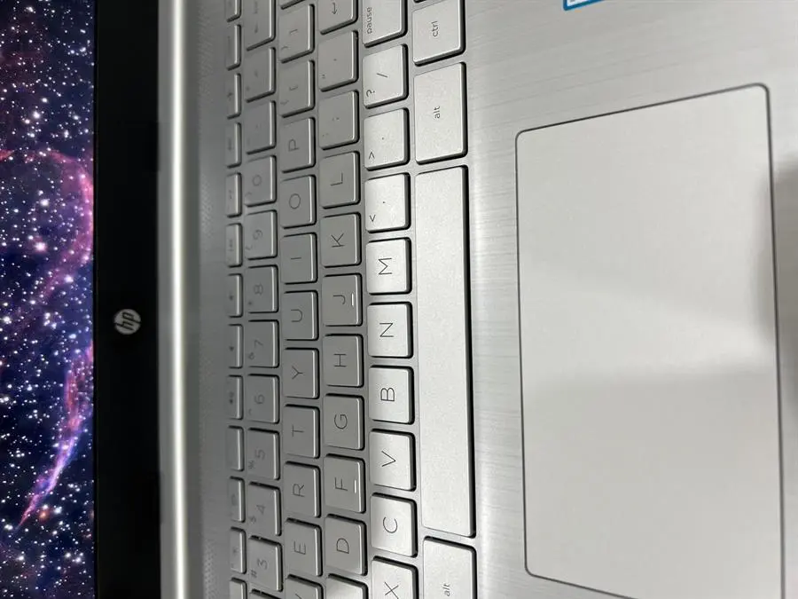 Khách hàng review Laptop HP 14s fq1080AU R3 5300U/4GB/256GB/Win11 (4K0Z7PA) 1