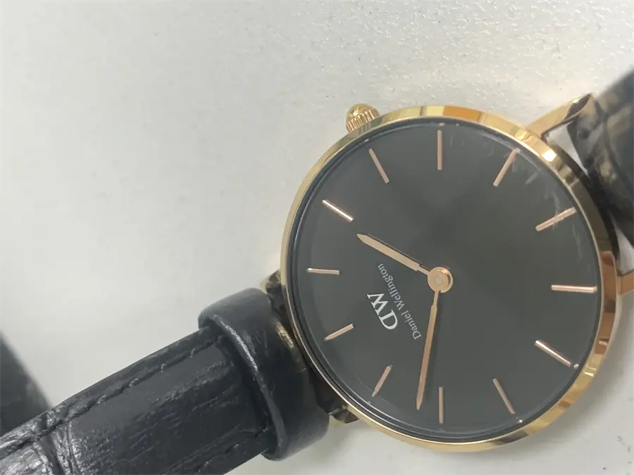 Khách hàng review Đồng hồ DANIEL WELLINGTON 28 mm Nữ DW00100223 1