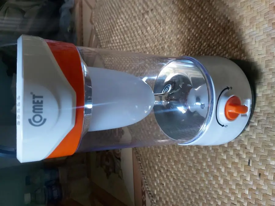 Khách hàng review Đèn sạc năng lượng mặt trời Comet CRL3103S 8