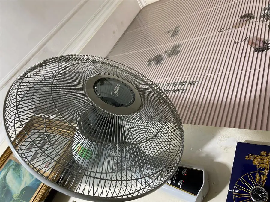 Khách hàng review Quạt treo tường Midea 3 cánh FW40 7JR 55W 3