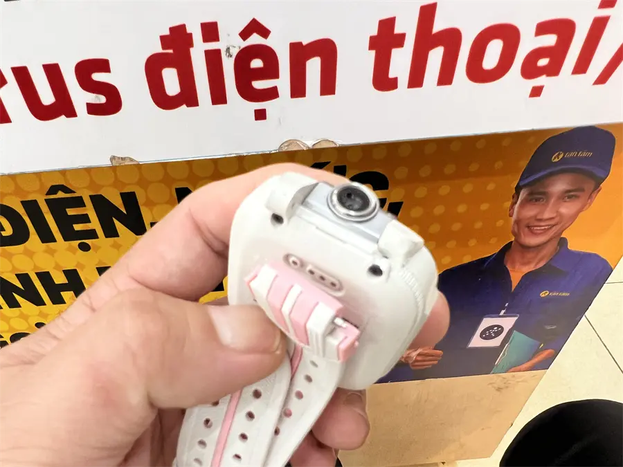 Khách hàng review Đồng hồ định vị trẻ em Kidcare S8 4G 43.4mm Hồng 5