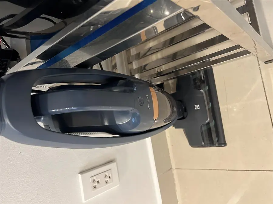 Khách hàng review Máy hút bụi không dây Electrolux WQ61-1EDBF 4