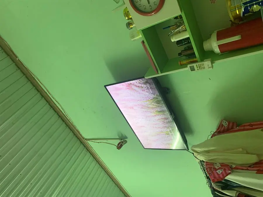 Khách hàng review Smart Tivi FFalcon 40 inch 40SF1 7